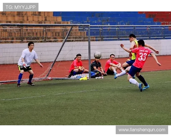 德甲球队“蛋糕拍照”传统仪式是如何进行的？