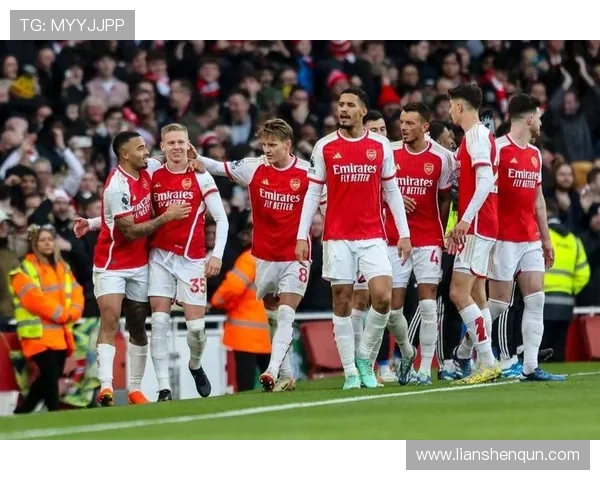 利物浦对阵阿森纳之战裁判判罚成焦点引发热议赛后争议不断球迷与专家讨论升级 利物浦对阵阿森纳之战裁判判罚成焦点引发热议赛后争议不断球迷与专家讨论升级